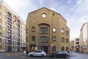 Flat 17, 121 Carronade House, Wapping High Street, London E1W 2NX