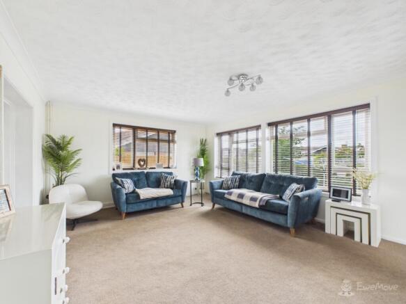 Snug- Mark Stephens EweMove Newmarket and Soham