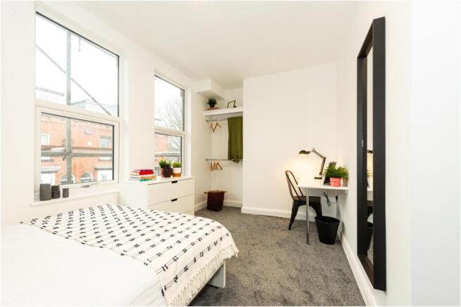 6 bed House to rent Image 11