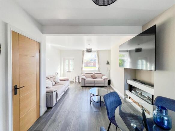 Sitting / Dining Room
