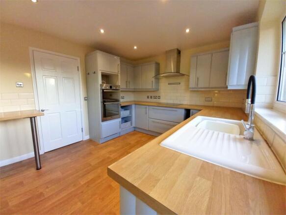 Kitchen/Breakfast Ro