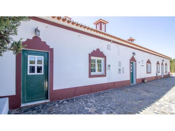 Farm with 7 Bedrooms, Annex and Business License in Aljezur
