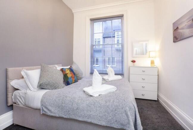 4 bed Town House for sale Image 4