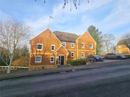 Flat 3, 37, Beacon Hill, St Johns, Woking GU21 7NP