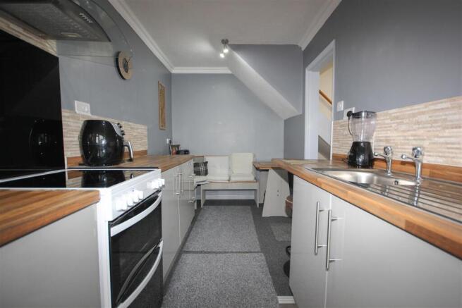 Kitchen...jpg