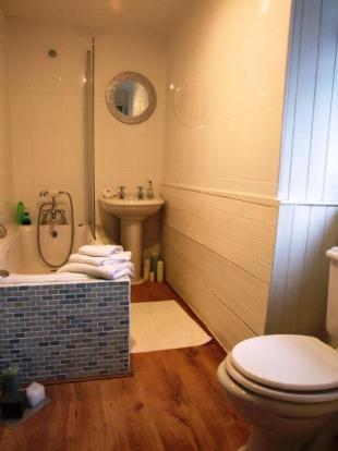 En-Suite Bathroom