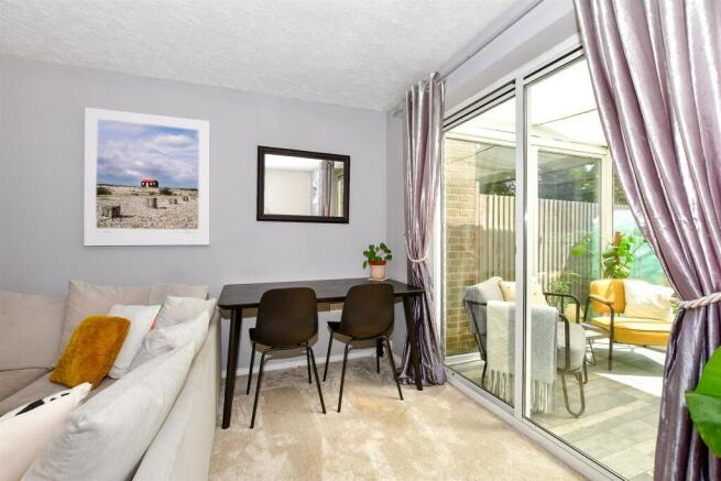 Lounge/ Dining Room