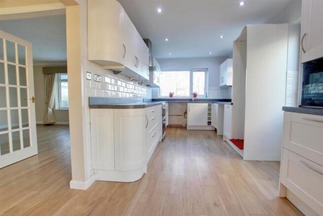 3 bed House to rent Image 7