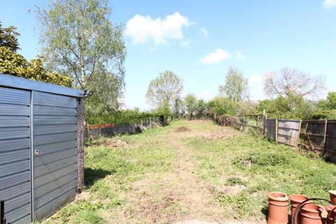 https://s3-eu-west-1.amazonaws.com/propertylab/allanmorris/property-images/standard/5105_23 Tilesford Cottages - Rear Garden.JPG
