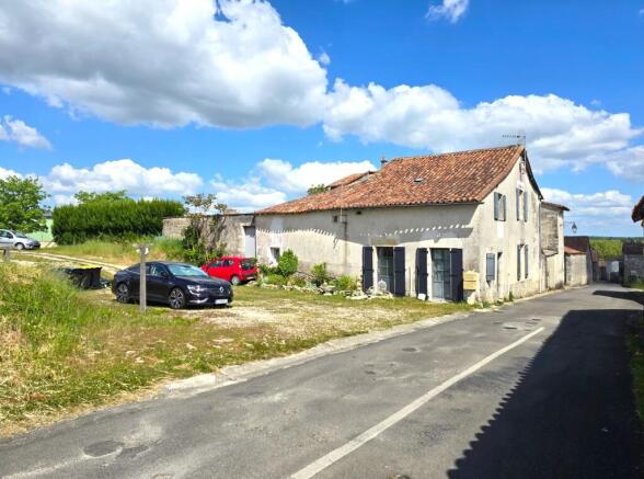 Photo 1