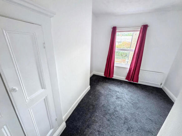 3 bed Town House to rent Image 7