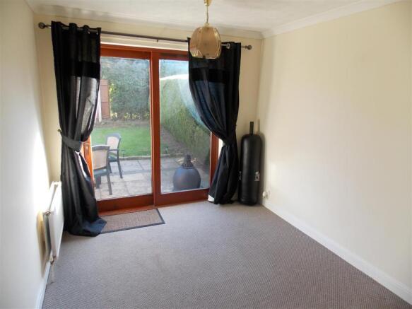 BEDROOM 2