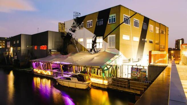 90 Main Yard Outside.jpg