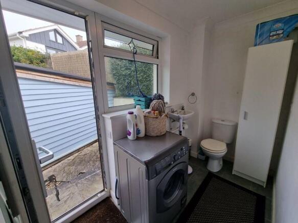 Utility/cloakroom