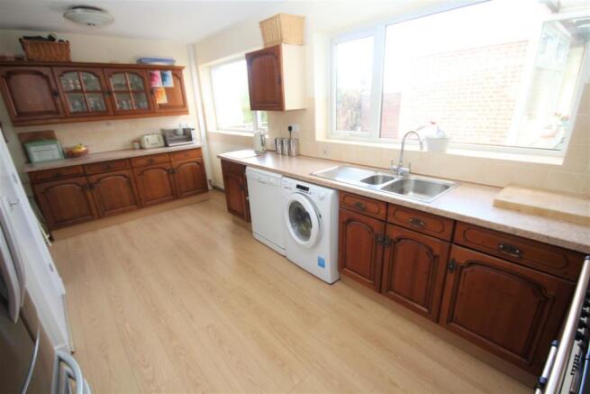 kitchen 2.JPG
