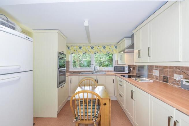 Kitchen/B'Fast Room