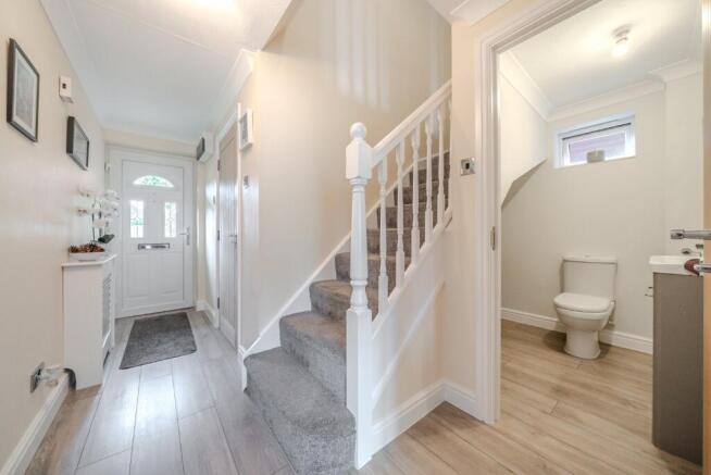 5 bed Detached for sale Image 6
