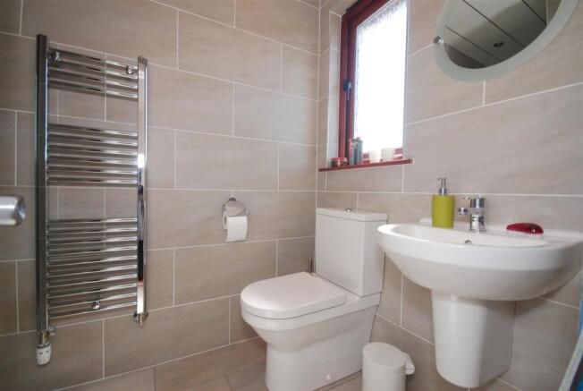 ensuite.JPG