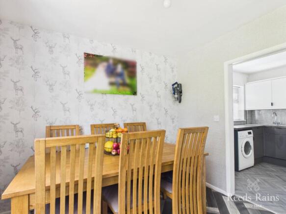 3 bed Semi-Detached for sale Image 8