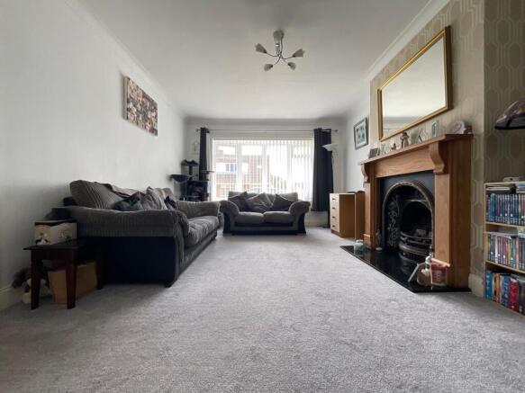 4 bed Semi-Detached Bungalow for sale Image 5