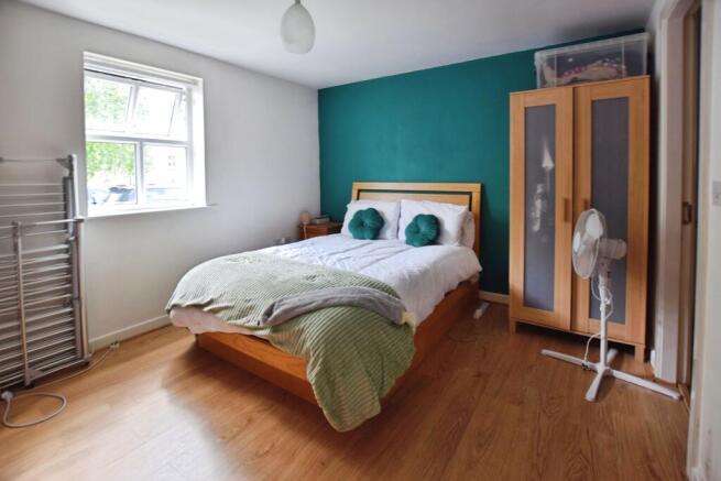 2 bed Apartment for sale Image 6