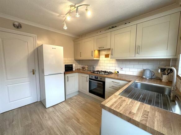 Modern Kitchen 383