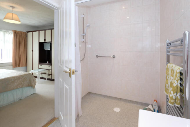 Master en-suite