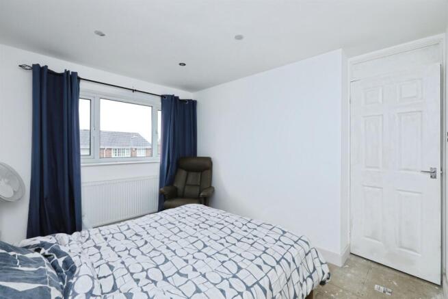3 bed Semi-Detached for sale Image 6