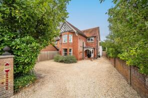 40 Langley House, Winchester Road, Andover SP10 2EQ