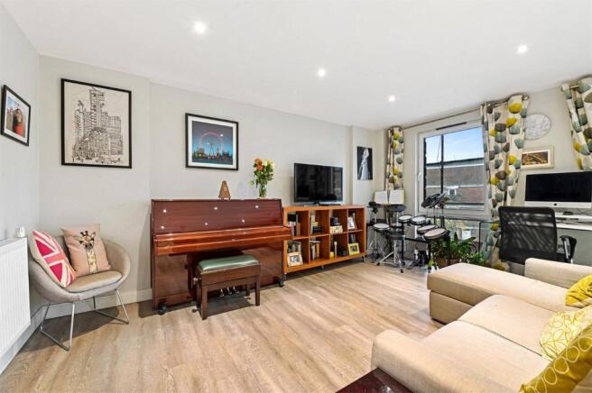 Plough Road Sw11