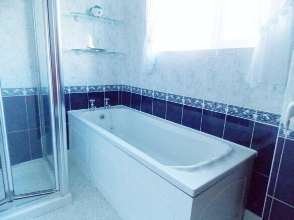 Family Bathroo...