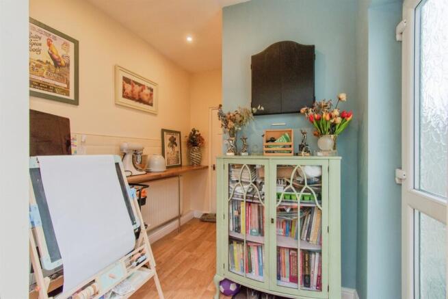2 bed Terraced for sale Image 8