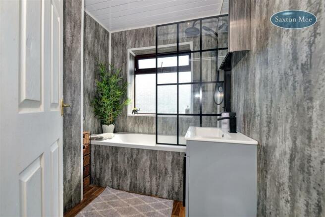bathroom 1b.jpg