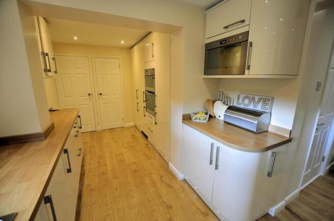 Kitchen 1.jpg