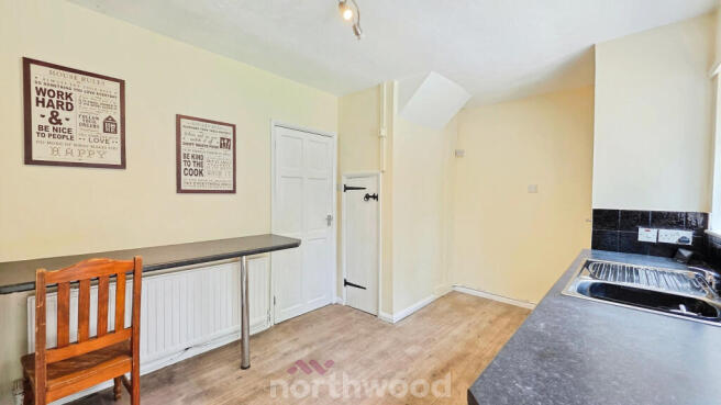 3 bed Semi-Detached for sale Image 4