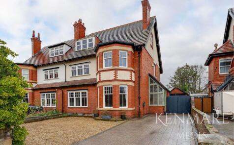 Birkenhead Road, Meols, CH47