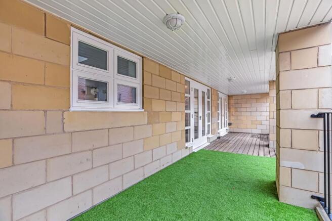 2 bed Flat for sale Image 8