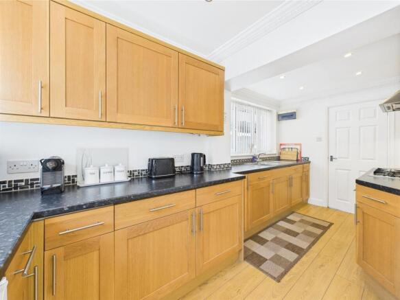 2 bed Detached for sale Image 5
