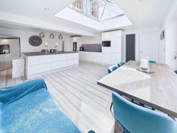 3 bed Detached for sale Image 6
