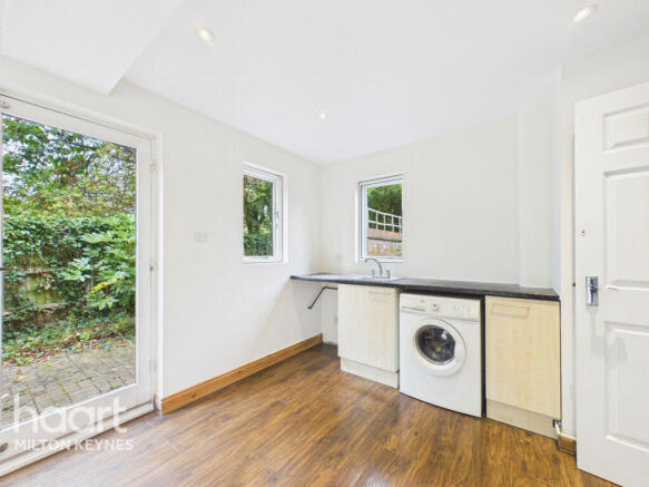 Kemble Court, Downhead Park photo 4
