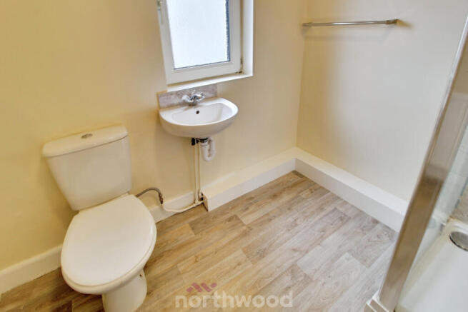 2 bed Terraced to rent Image 7