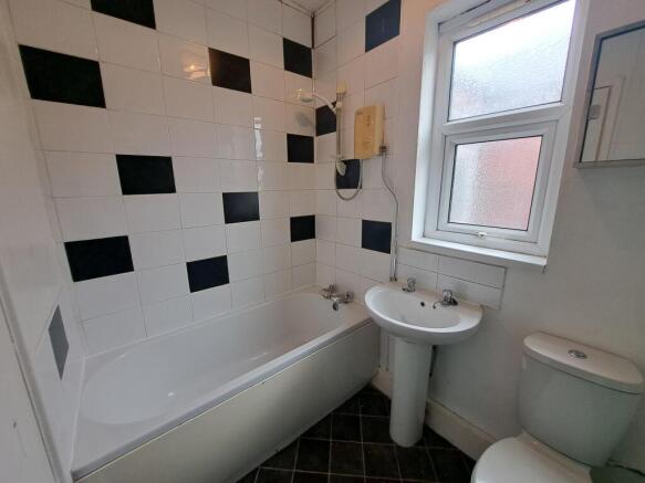 3 bed Terraced for sale Image 5