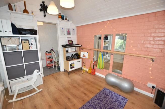 Photo 11