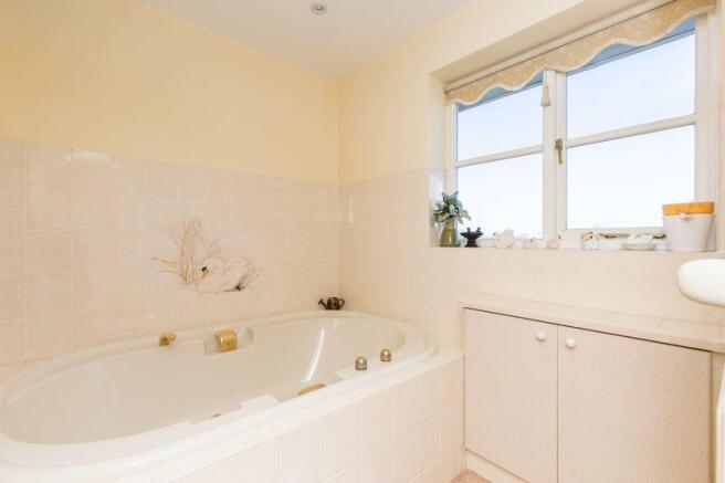 En-suite to master 