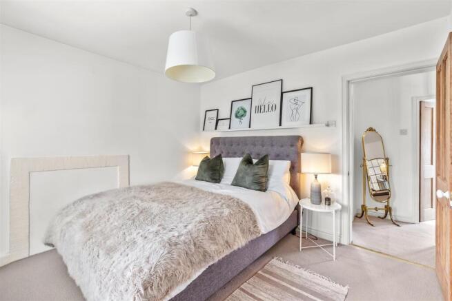 3 bed Terraced for sale Image 12