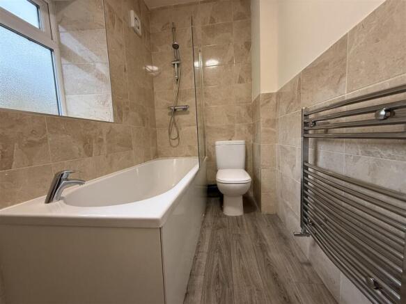 1 bed Terraced to rent Image 8