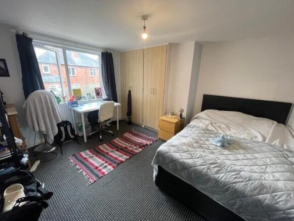 6 bed Semi-Detached to rent Image 10
