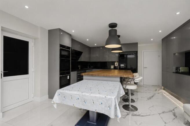 Living/Dining Kitchen