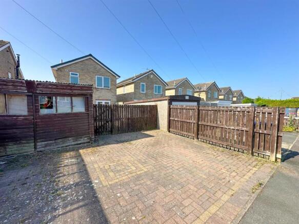 3 bed detached, Silsden