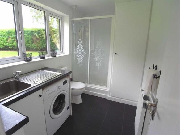 Utility/Shower Room